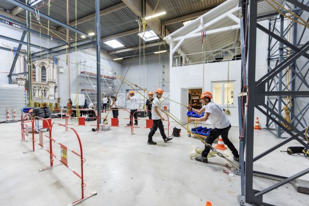 Site de formation Jarnias L’Haÿ-les-Roses, espace pédagogique pour travaux en hauteur et CQP Cordiste